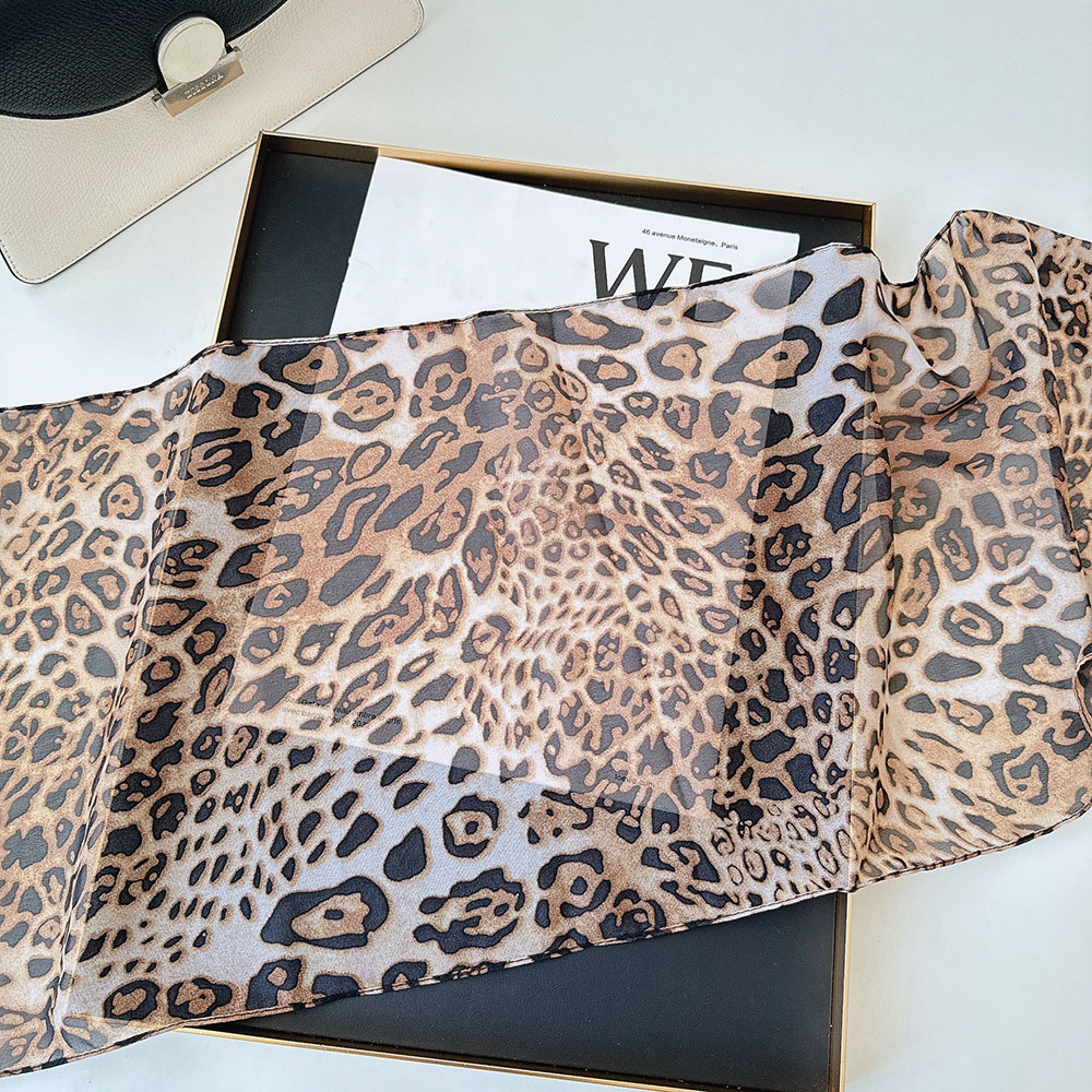 Bufanda de seda larga pequeña  - Ascot Neck Scarf reseña y precio